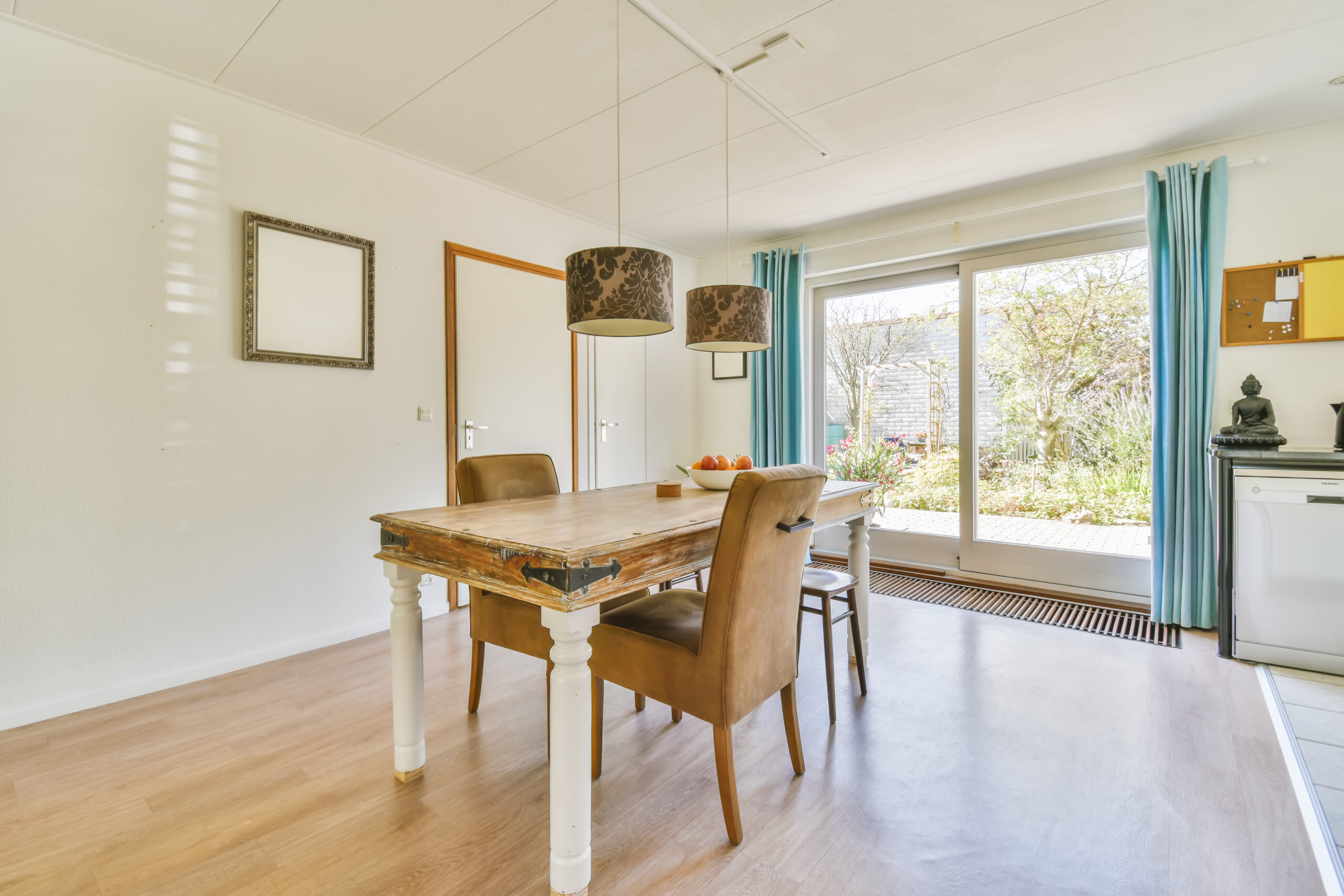 How much does it cost to build a sunroom